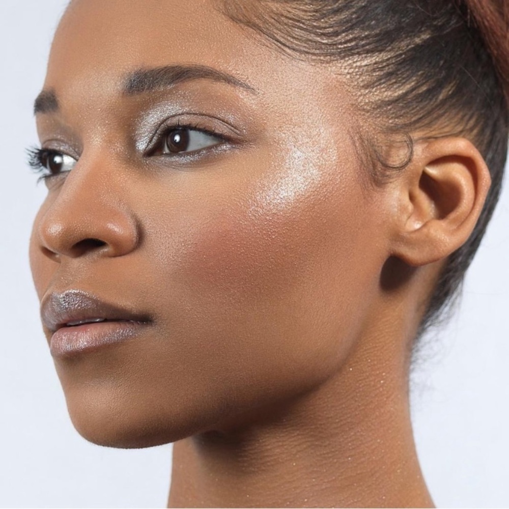NEW•Stila Heaven’s Dew Highlighter in Silverlake - Picture 4 of 10